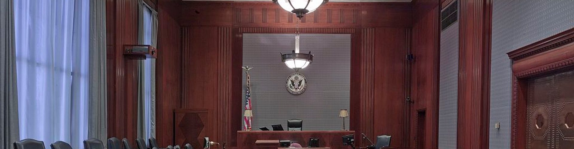 12019-courtroom-898931_1920